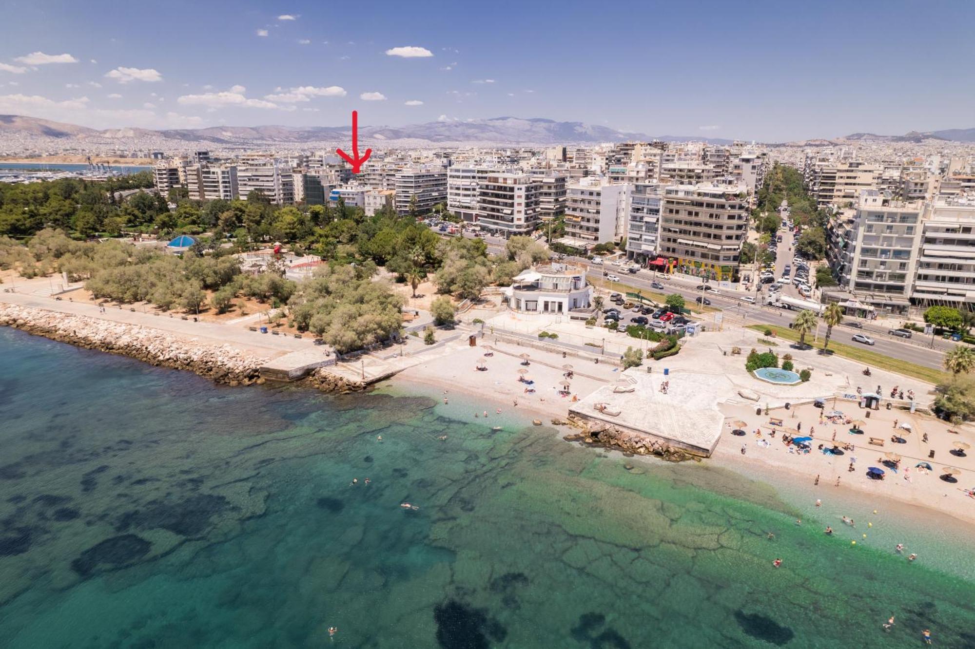 Luxury Seaside Apartment Next To Starbucks Opossite The Beach Park Of Flisvos Atenas Exterior foto